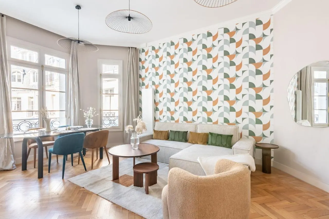 Luxurious Flat Rue De La Pompe Apartment Paris