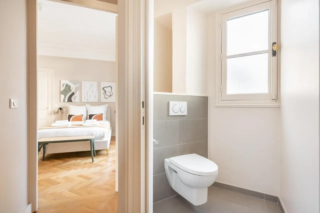 Luxurious Flat Rue De La Pompe Apartment Paris