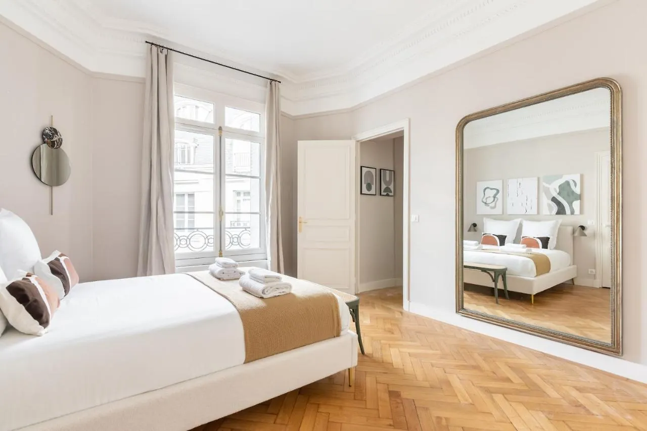 Luxurious Flat Rue De La Pompe Apartment Paris